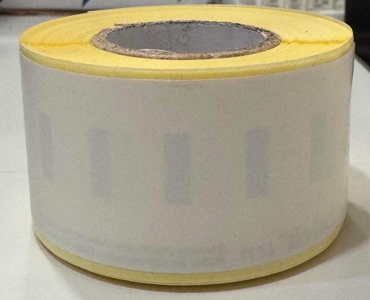 Rotolo 130 etichette permanenti in carta termica - 28x89 mm