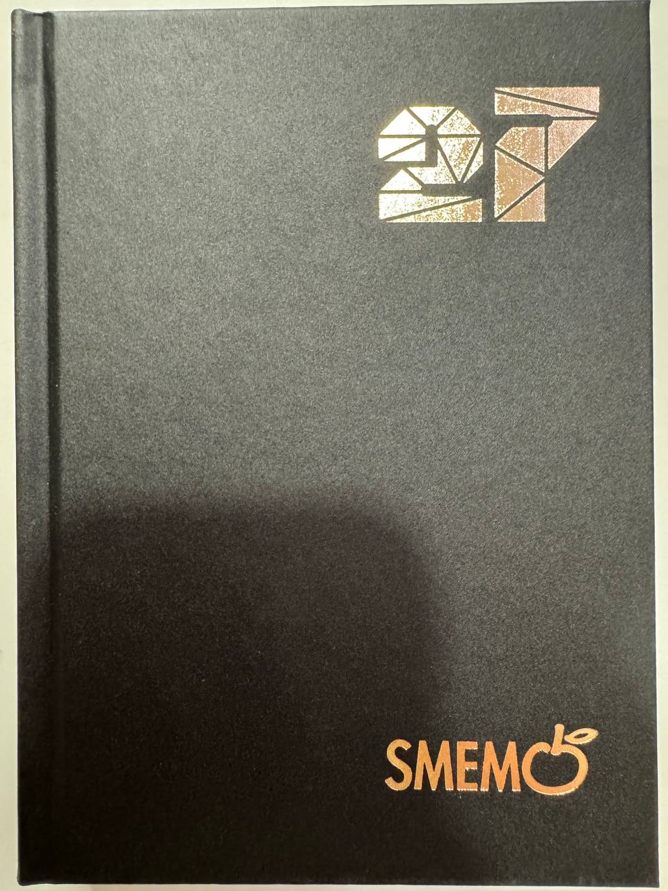 Diario 16 mesi Classic 2026/2027 - Nero con logo Oro